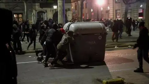 Disturbios en Cataluña por la detención de Pablo Hasél Disturbios en Cataluña por la detención de Pablo Hasél
