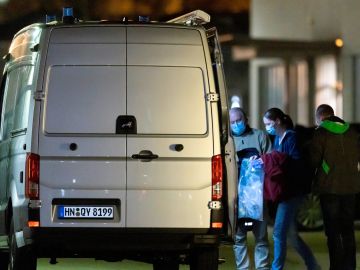 Una mujer desalojada del almacén de Lidl en Alemania.