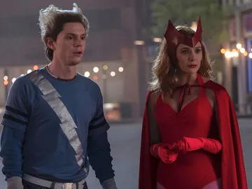 Evan Peters y Elizabeth Olsen en 'WandaVision' Evan Peters y Elizabeth Olsen en 'WandaVision'