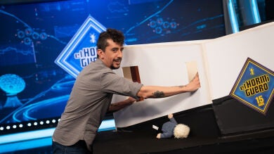 La habitación 'imposible' engaña a la vista de Michelle Jenner y Hugo Silva en 'El Hormiguero 3.0'