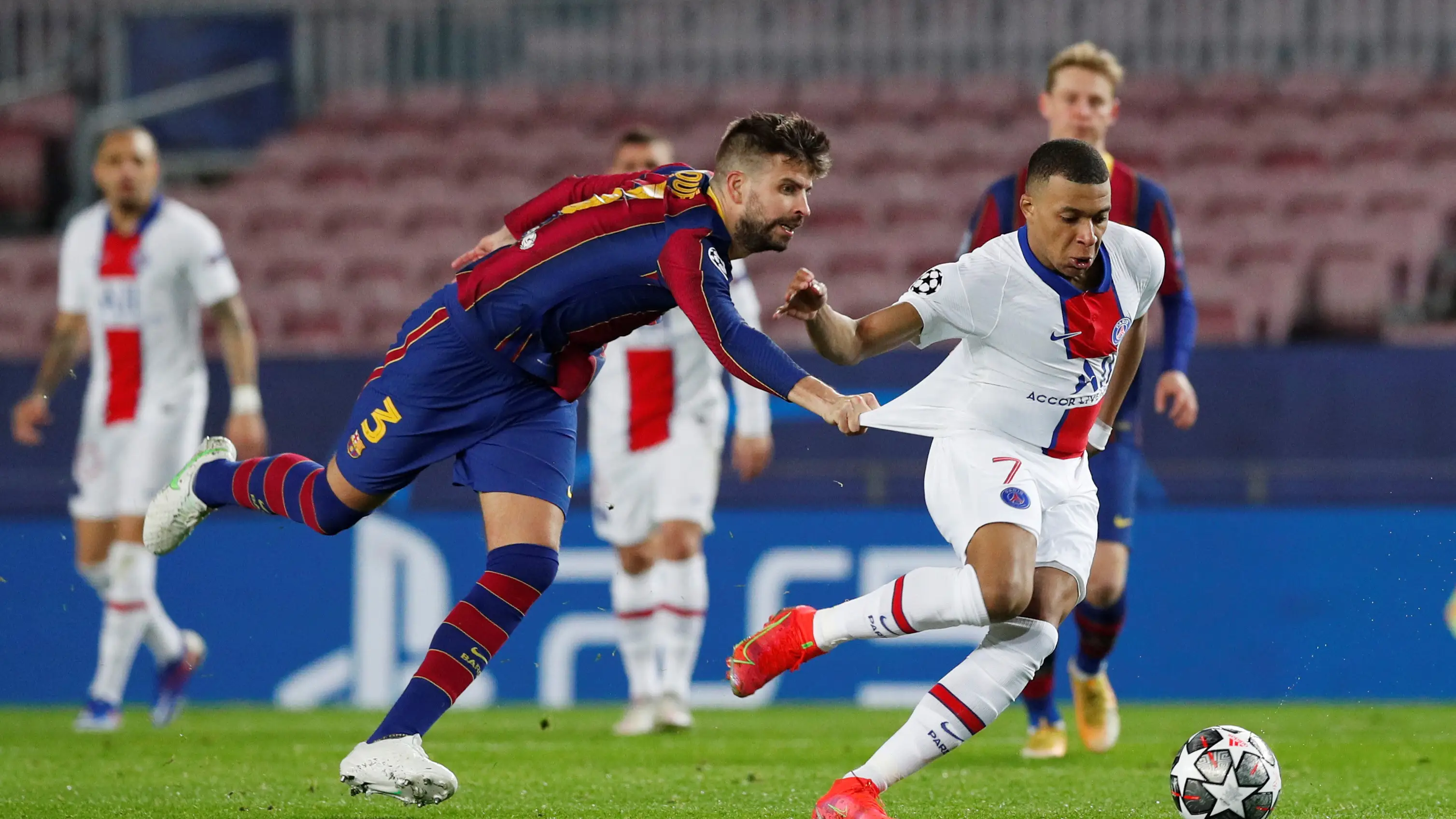 Mbapp&eacute;, a Jordi Alba en perfecto castellano durante el partido: "En la calle yo te mato" 