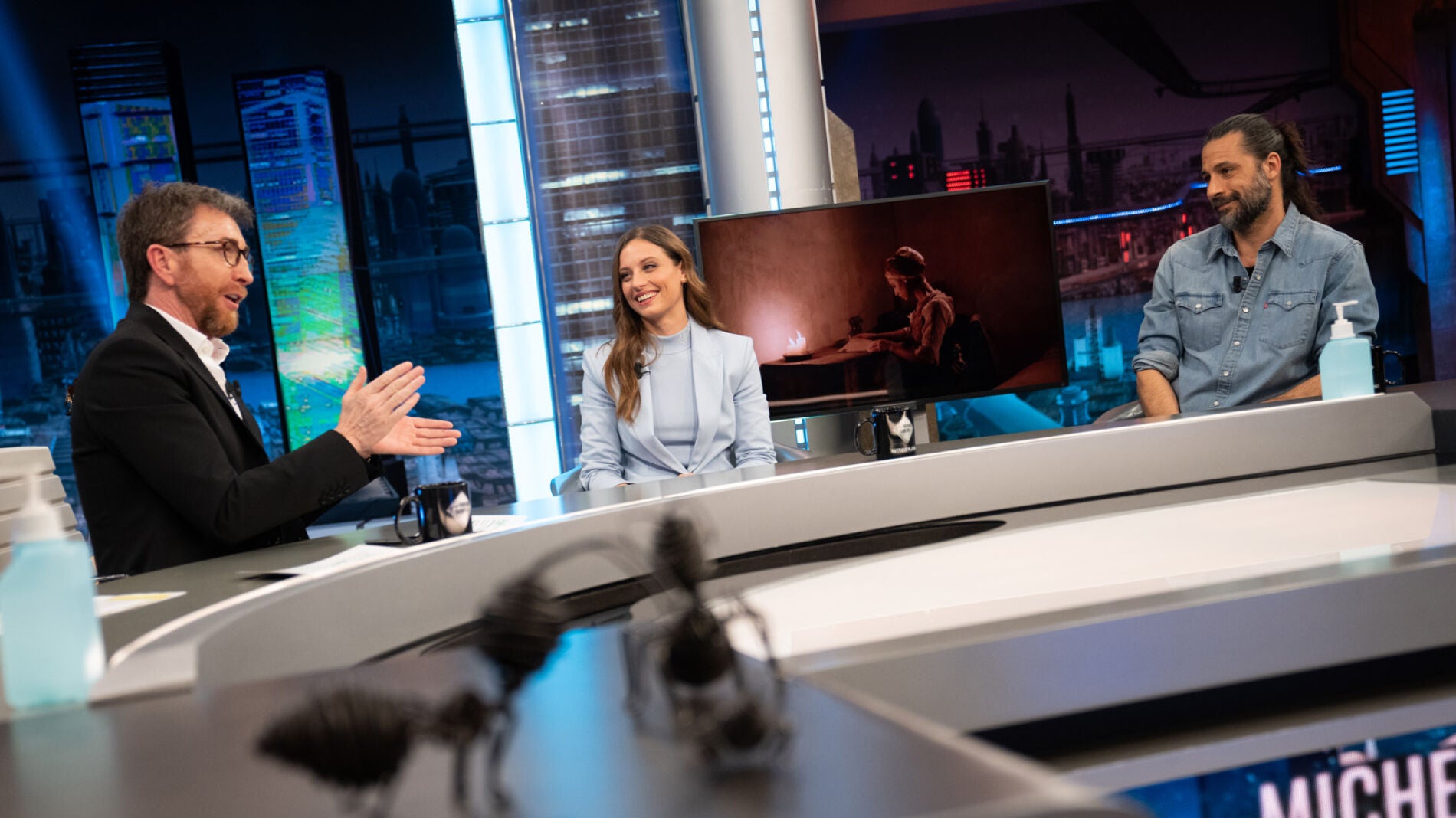 Michelle Jenner y Hugo Silva se ponen tiernos al hablar de 'Los hombres de Paco': "Es como estar con la familia" 