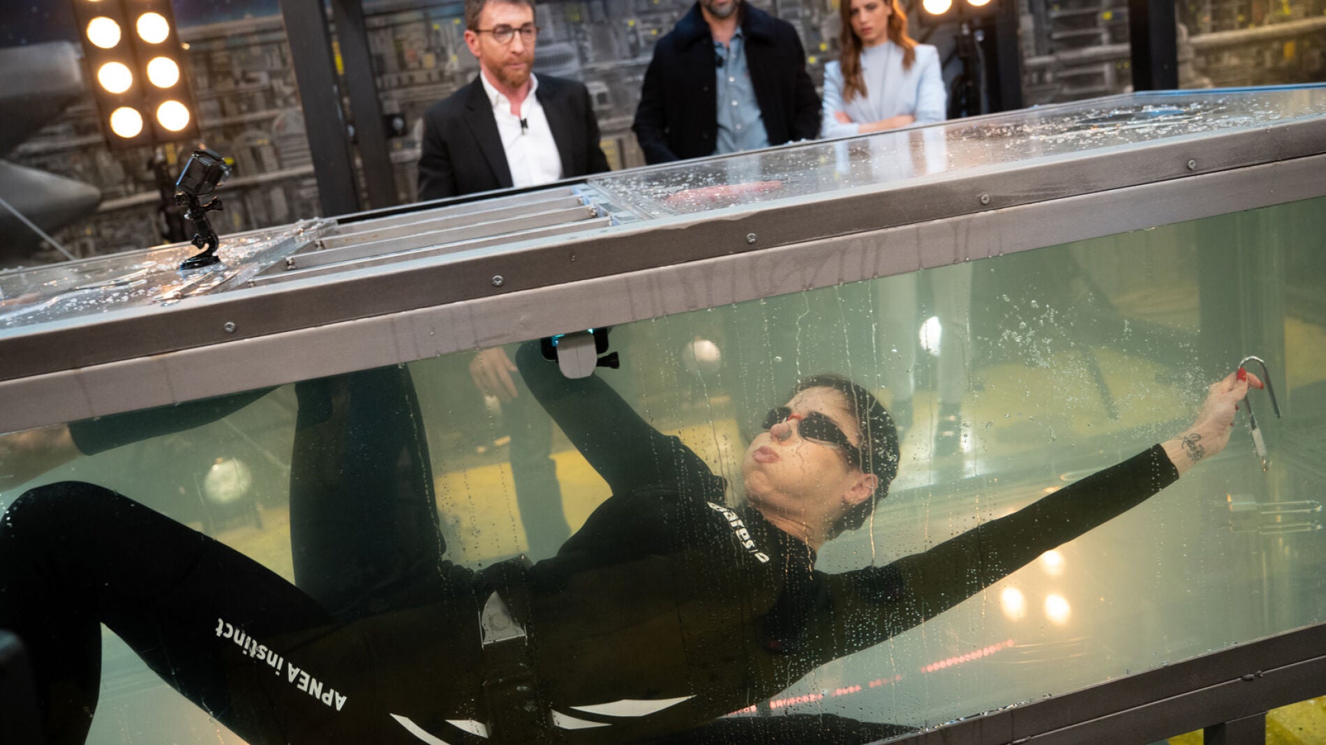 Pilar Rubio logra lo imposible en 'El Hormiguero 3.0': escapar de una jaula llena de agua
