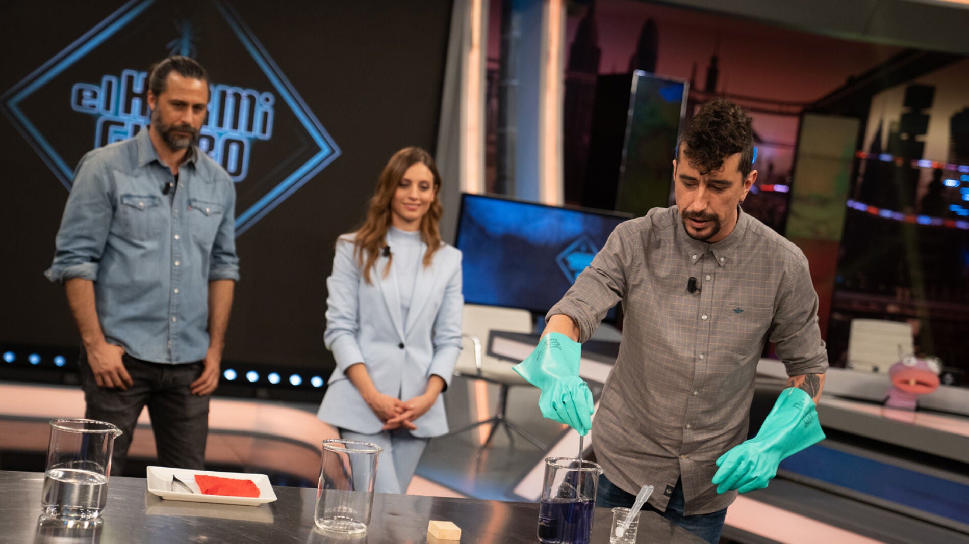 Marron llena de dudas a Michelle Jenner con el mágico viaje del azul