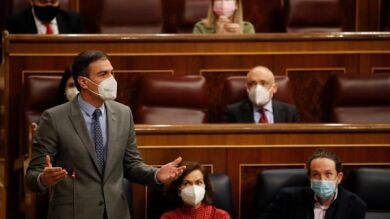 Sánchez contesta a la pregunta de Casado sobre cuándo va a cesar a Iglesias: 