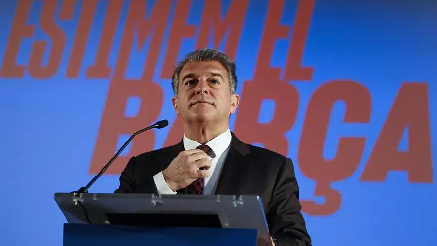 Joan Laporta: "Piqué me explicó que el vestuario estaba destrozado" Joan Laporta: "Piqué me explicó que el vestuario estaba destrozado"