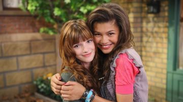 Bella Thorne y Zendaya en 'Shake It Up'