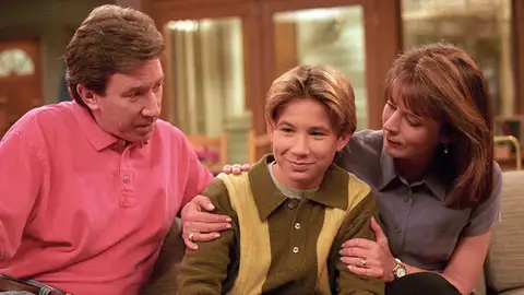 Jonathan Taylor Thomas como Randy en 'Un chapuzas en casa' Cambio de aspecto
