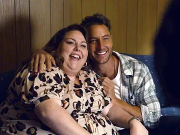 Chrissy Metz y Justin Harley en 'This Is Us' Chrissy Metz y Justin Harley en 'This Is Us'