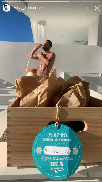 Maxi Iglesias presumiendo de su esculpido cuerpo EN CANARIAS