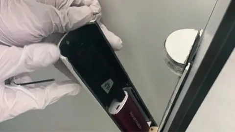 El ambientador con cámara oculta en Málaga Cámaras ocultas