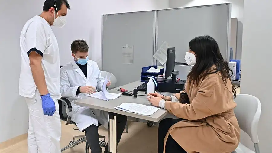 Brotes de artritis, gangrena o dolor en el hombro, nuevos síntomas de la covid-19 persistente Brotes de artritis, gangrena o dolor en el hombro, nuevos síntomas de la covid-19 persistente
