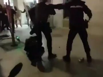 La mujer policía de la unidad que intervino en la manifestación de Madrid es la que recibió más golpes