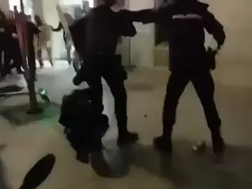 La mujer policía de la unidad que intervino en la manifestación de Madrid es la que recibió más golpes La mujer policía de la unidad que intervino en la manifestación de Madrid es la que recibió más golpes