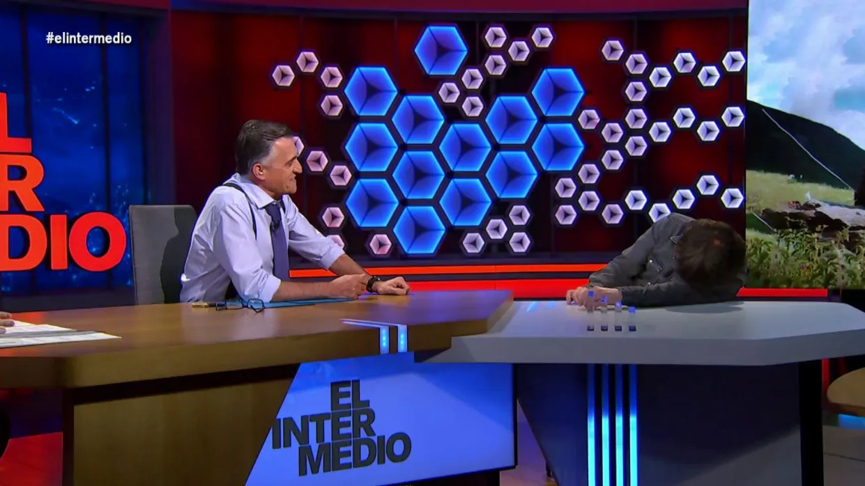 Jordi &Eacute;vole sufre un ataque de cataplexia en pleno directo y explica lo sucedido: "Es una enfermedad jodida"