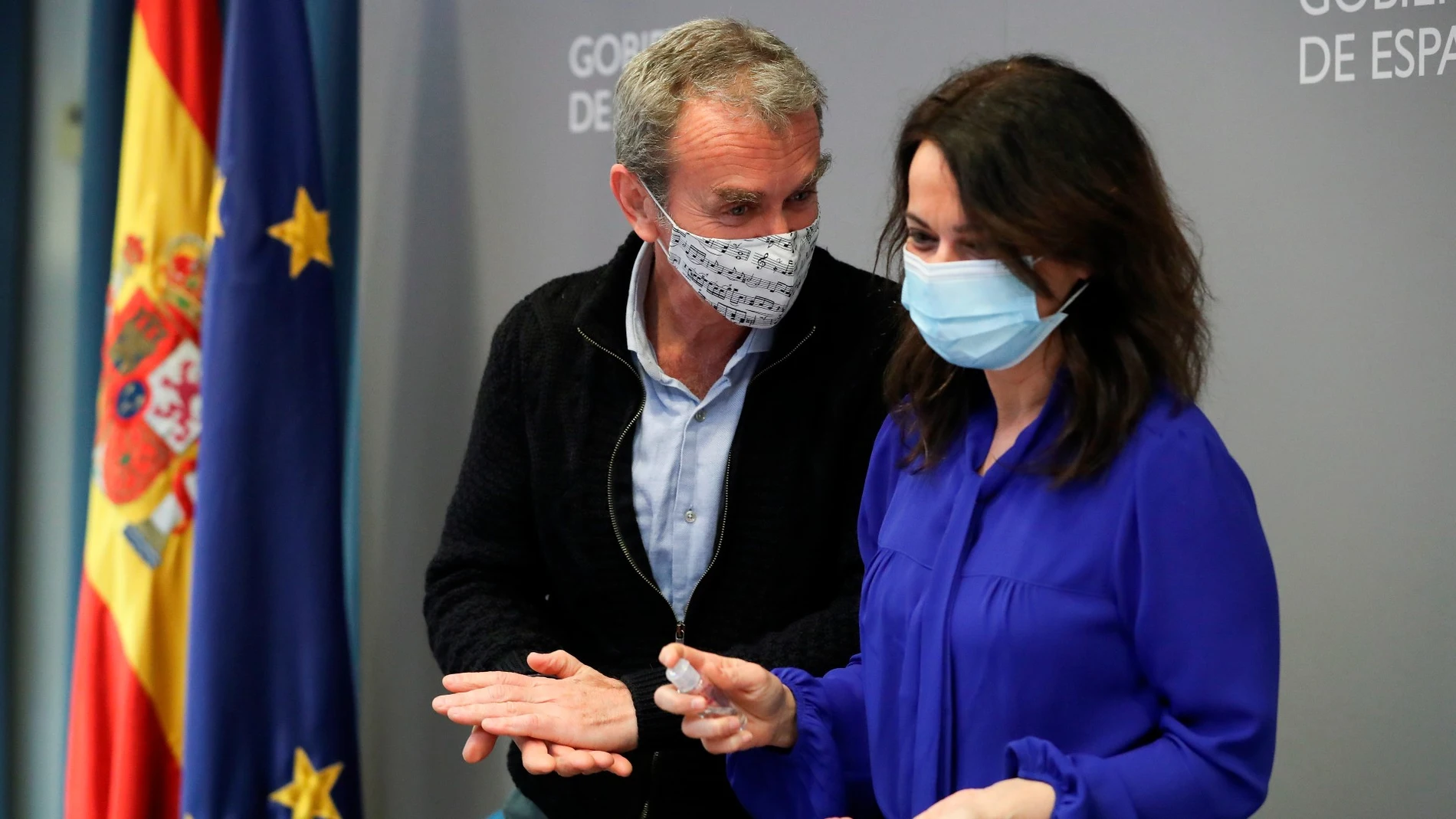 Fernando Simón y Silvia Calzón, este jueves en rueda de prensa. Fernando Simón y Silvia Calzón, este jueves en rueda de prensa.