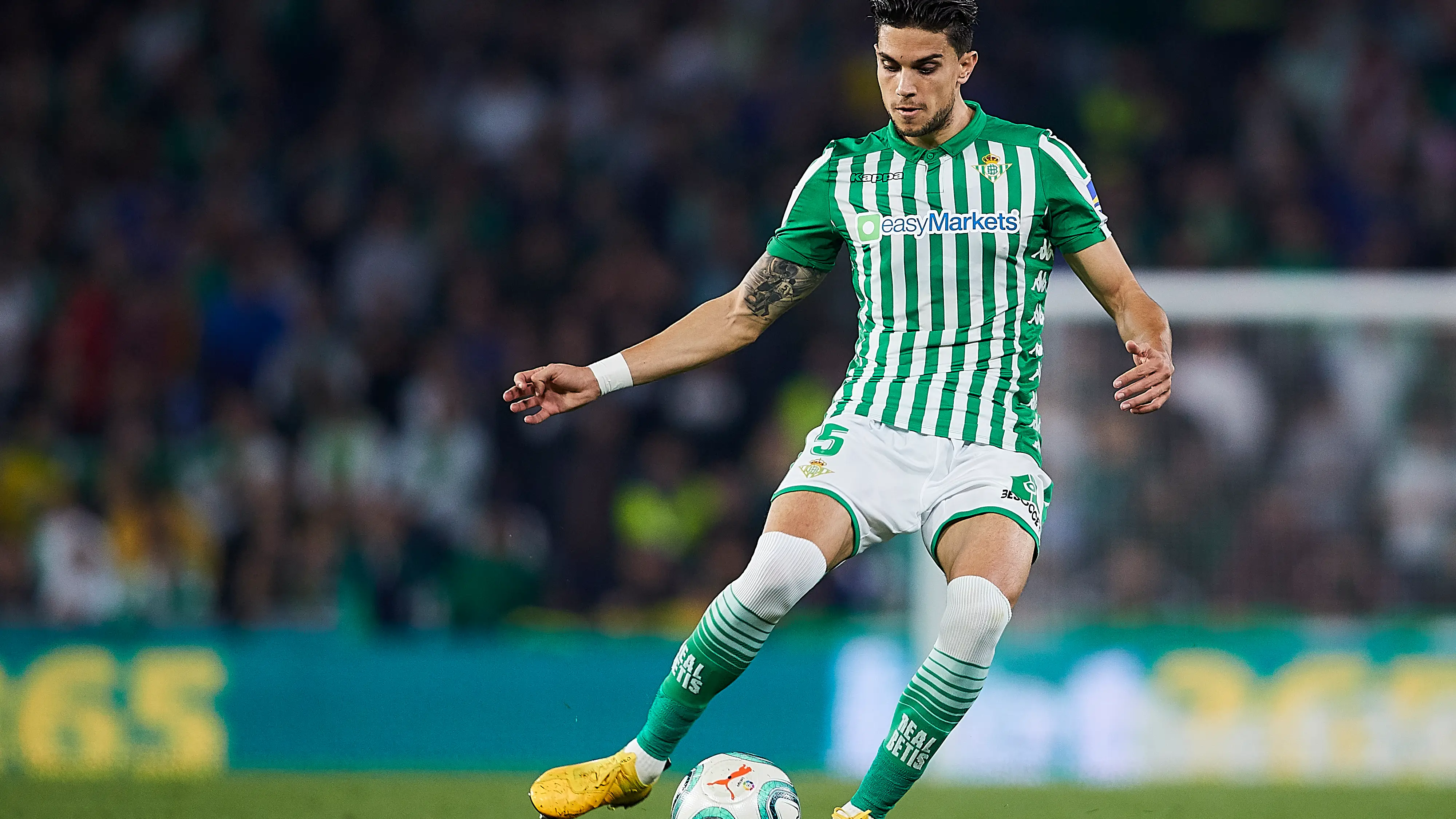 Marc Bartra durante un partido del Betis