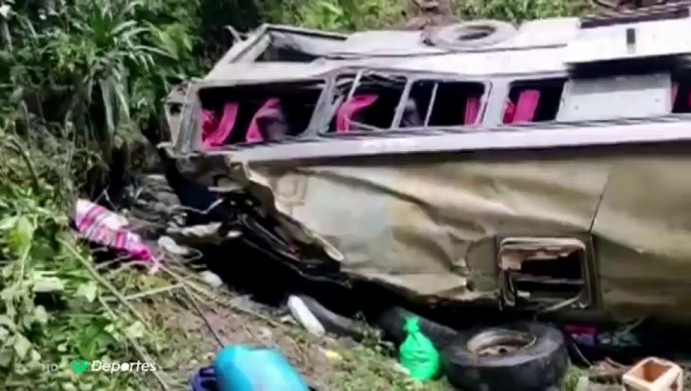 Un superviviente de la tragedia del Chapecoense sobrevive a otro accidente de tráfico con 21 muertos: "Me siento bendecido"