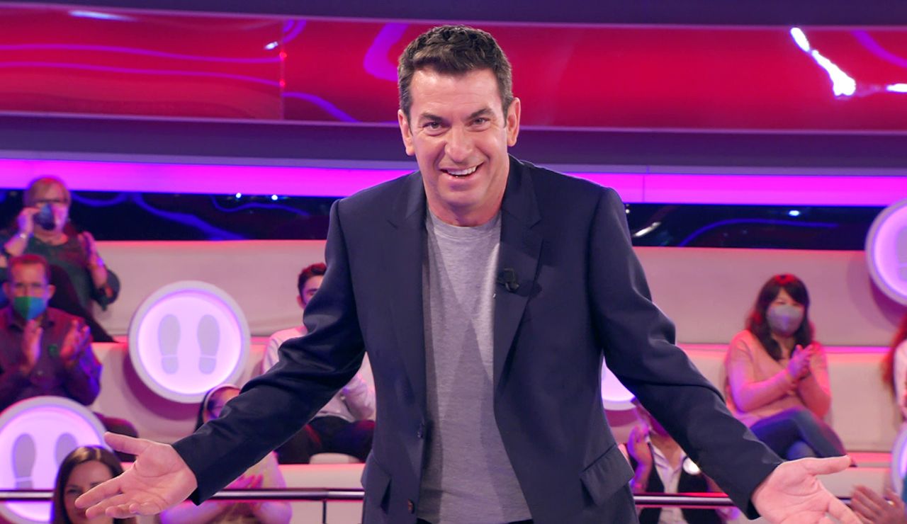 Arturo Valls deja en el misterio en qué parte se ha tatuado un botafumeiro Arturo Valls deja en el misterio en qué parte se ha tatuado un botafumeiro