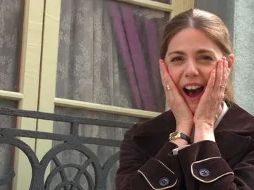 Nuevo guiones y una petición desesperada a los guionistas: Manuela Velasco lo cuenta todo sobre 'Amar es para siempre' Nuevo guiones y una petición desesperada a los guionistas: Manuela Velasco lo cuenta todo sobre 'Amar es para siempre'