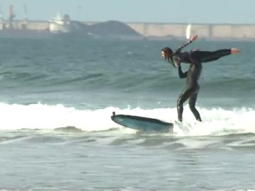 El tándem surf, una modalidad desconocida del surf y en la que Ángeles y Fernando son pioneros en España