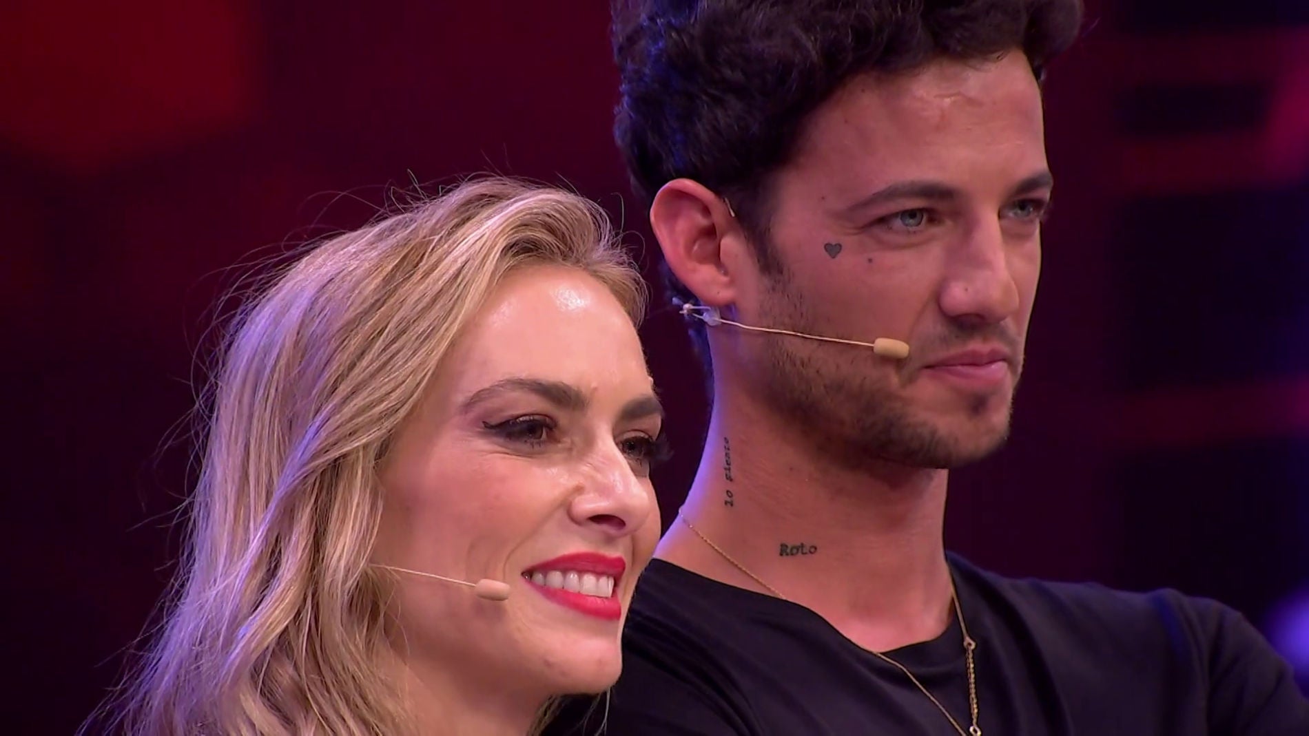 El beso de Kira Mir&oacute; y Jorge Braz&aacute;lez en el momento final