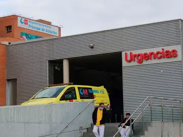A3 Noticias Fin de Semana (06-03-21) Detienen a un conductor de ambulancia por degollar a un enfermero en el Hospital de Alcalá de Henares A3 Noticias Fin de Semana (06-03-21) Detienen a un conductor de ambulancia por degollar a un enfermero en el Hospital de Alcalá de Henares