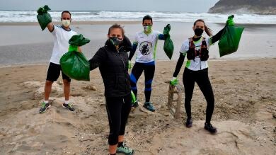 Así es el 'plogging', una combinación de deporte y recogida de basura