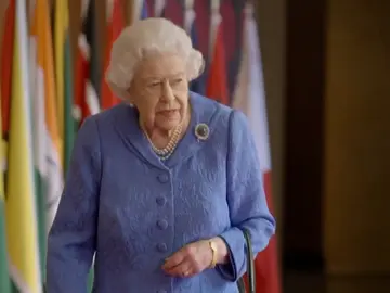 Isabel II rinde homenaje a los sanitarios con un discurso Isabel II rinde homenaje a los sanitarios con un discurso