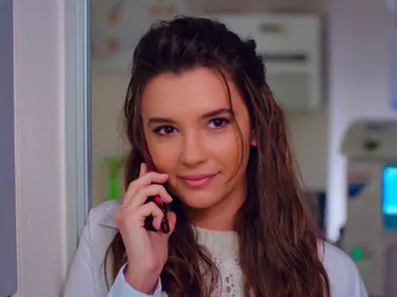 Demir pide a Candan que vaya a vivir con ellos Demir pide a Candan que vaya a vivir con ellos