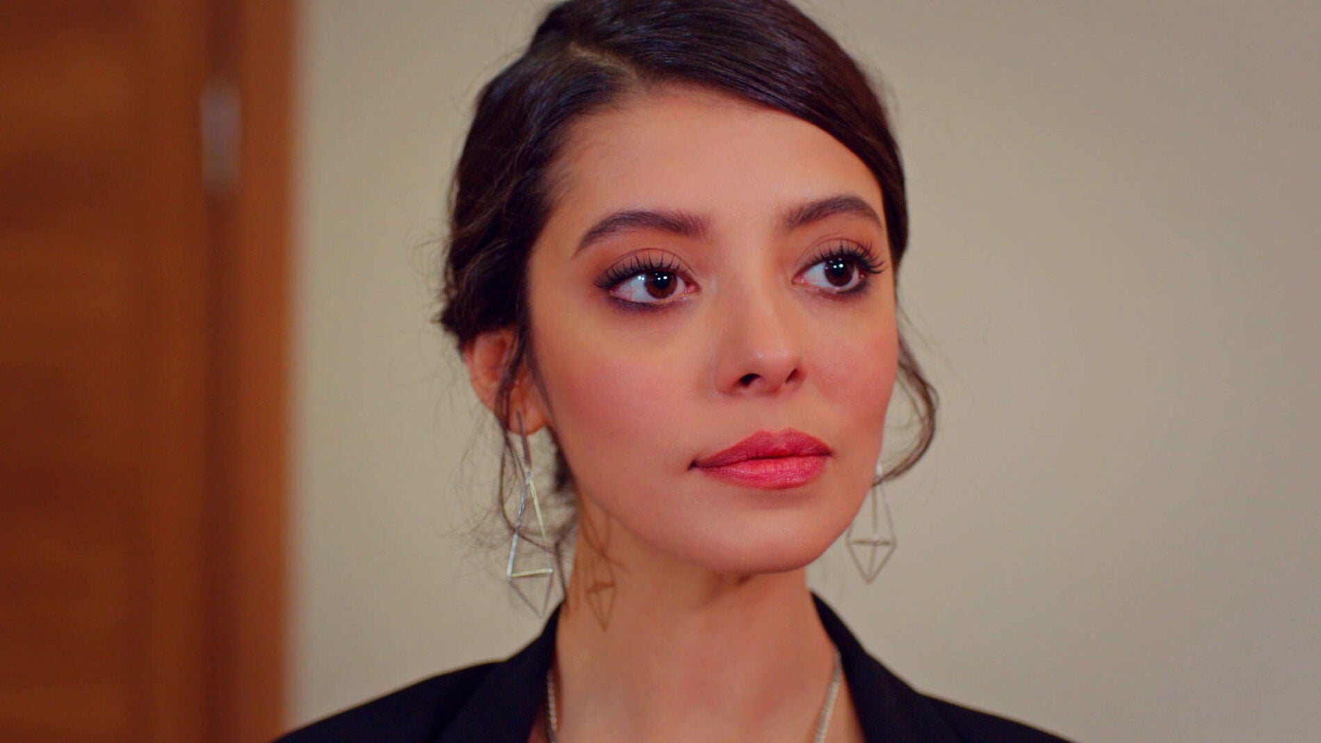 Un duro golpe para Demir: Asu gana en los juzgados