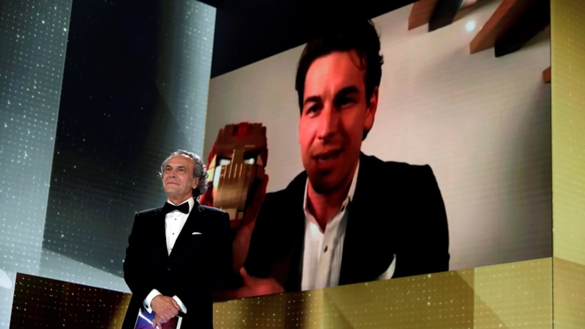 Momento en el Mario Casas recibió el Goya a Mejor Actor Momento en el Mario Casas recibió el Goya a Mejor Actor