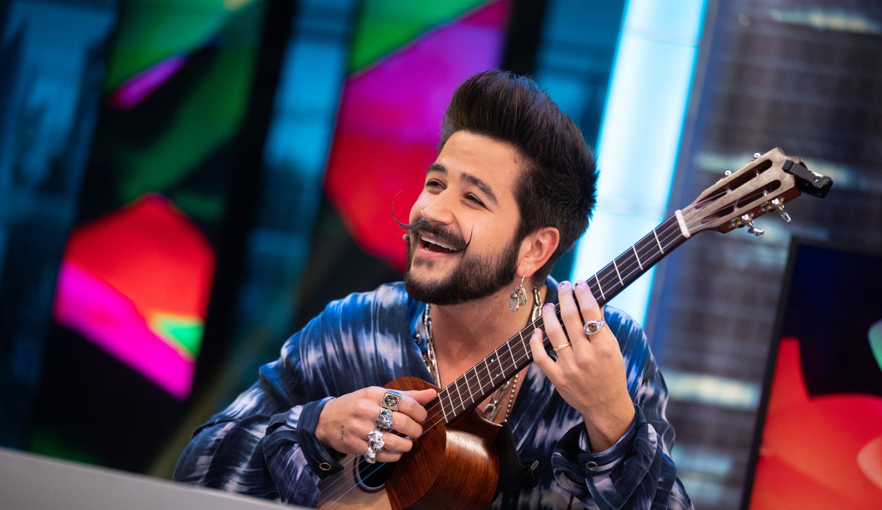 Camilo canta en directo en 'El Hormiguero 3.0' en homenaje a su madre por el Día de la Mujer Camilo canta en directo en 'El Hormiguero 3.0' en homenaje a su madre por el Día de la Mujer