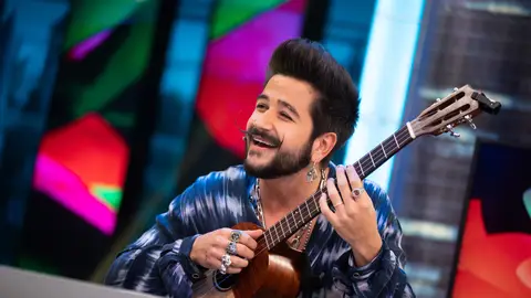 Camilo canta en directo en 'El Hormiguero 3.0' en homenaje a su madre por el Día de la Mujer Camilo canta en directo en 'El Hormiguero 3.0' en homenaje a su madre por el Día de la Mujer