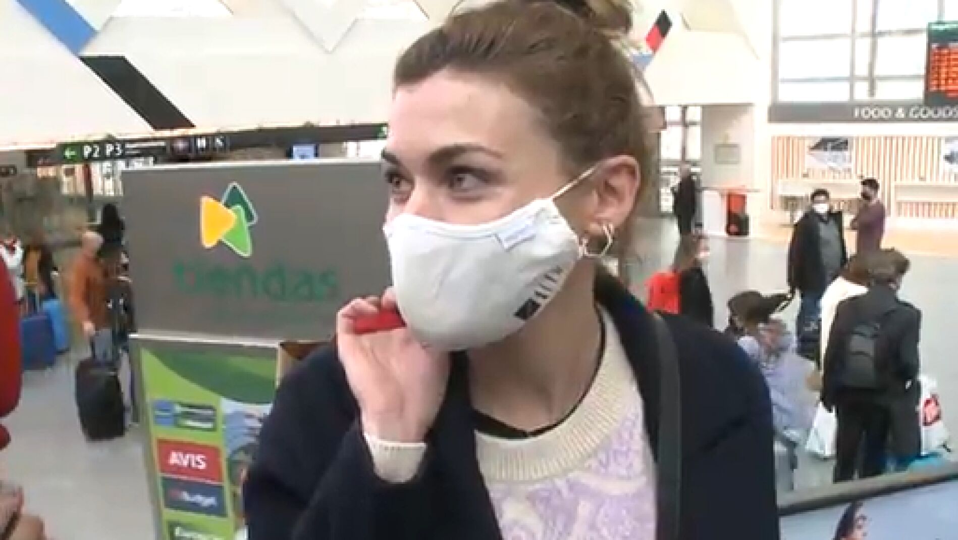 Marta Nieto llega a madrid tras asistir a la gala de los Goya