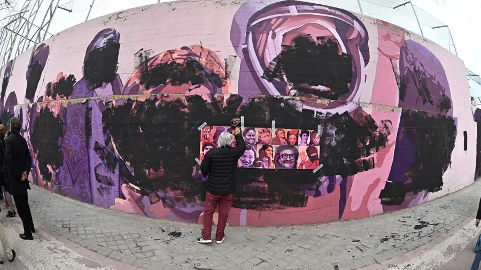Mural feminista de Ciudad Lineal, en Madrid, vandalizado. Mural feminista de Ciudad Lineal, en Madrid, vandalizado.
