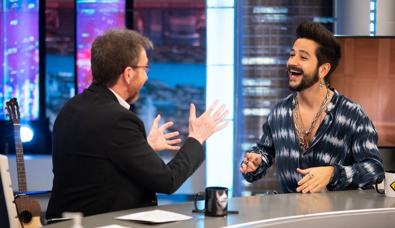Camilo desvela en 'El Hormiguero 3.0' su pacto con su mujer: "Mi esposa sí se da besitos con otros chicos" Camilo desvela en 'El Hormiguero 3.0' su pacto con su mujer: "Mi esposa sí se da besitos con otros chicos"