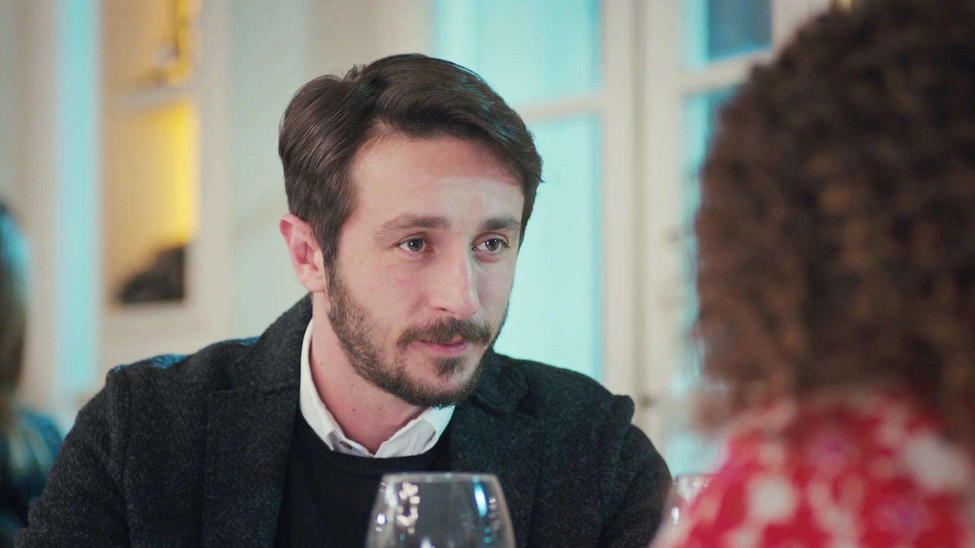 Emre cae en el hechizo y en todas las mentiras de Sirin: “Eres muy buena persona”