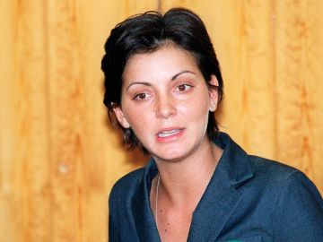 Nevenka Fernández, en una rueda de prensa en 2002.