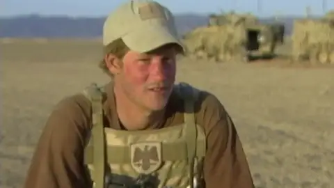 Así ha sido la vida del príncipe Harry antes y después de conocer a Megan Así ha sido la vida del príncipe Harry antes y después de conocer a Megan