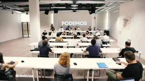Podemos vota a favor de la inmunidad de Puigdemont cuando defiende suprimir los aforamientos y la inviolabilidad del rey Podemos vota a favor de la inmunidad de Puigdemont cuando defiende suprimir los aforamientos y la inviolabilidad del rey