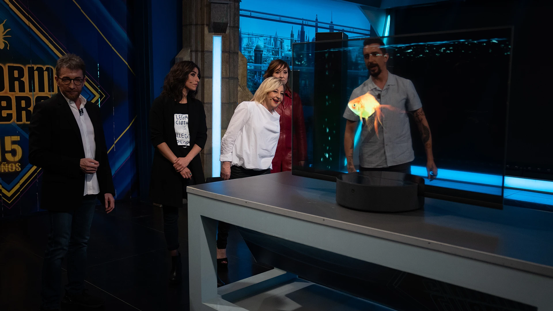 El primer televisor transparente deja a todos alucinados en 'El Hormiguero 3.0' El primer televisor transparente deja a todos alucinados en 'El Hormiguero 3.0'