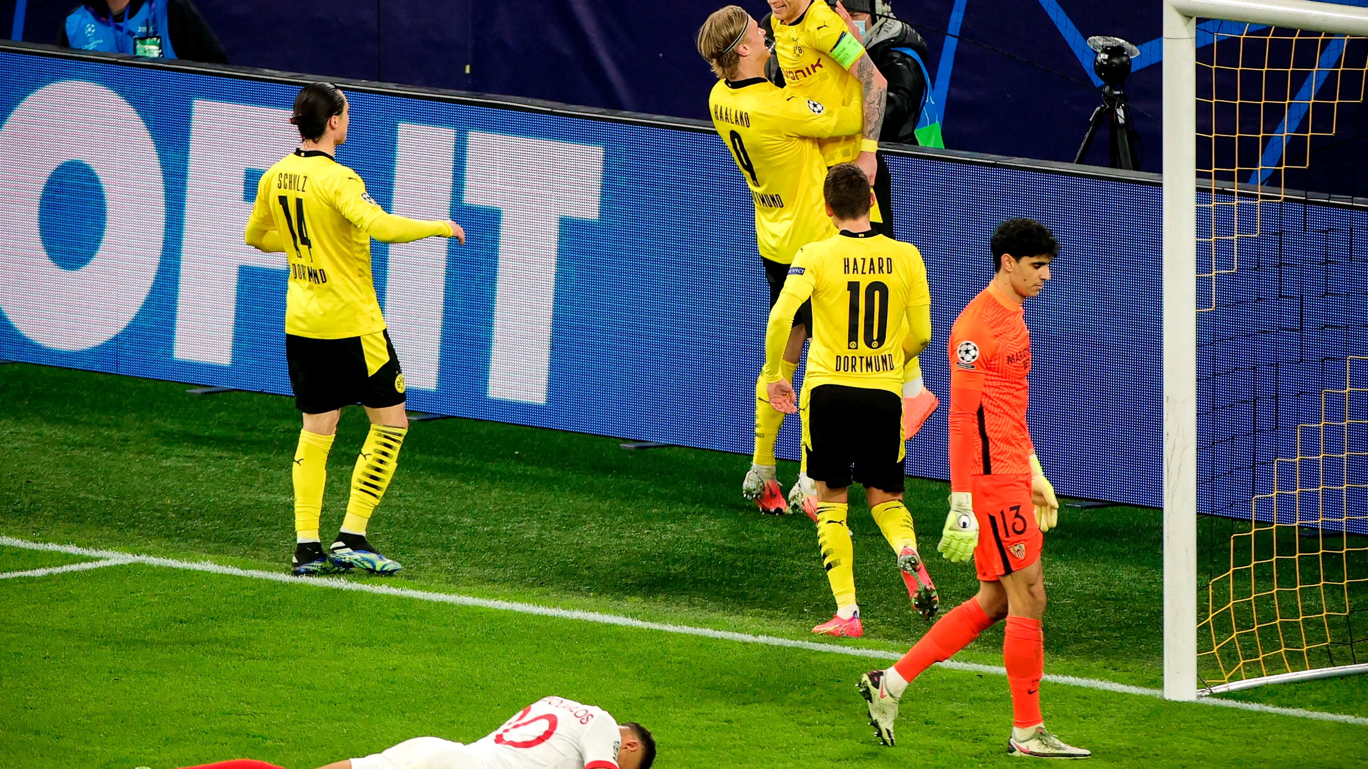 Haaland celebra un gol contra el Sevilla Haaland celebra un gol contra el Sevilla