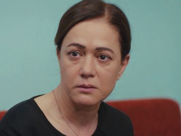 Hatice descubre el sorprendente motivo por el que Sirin y Emre deben romper