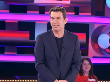 El frenazo en seco de Arturo Valls para hacer un chiste sobre un apellido: “Me da miedo” El frenazo en seco de Arturo Valls para hacer un chiste sobre un apellido: “Me da miedo”