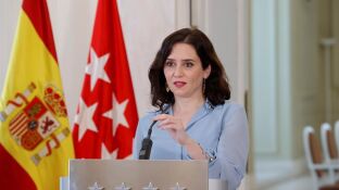 Ayuso descarta pedir toque de queda porque Madrid "todav&iacute;a va bien"
