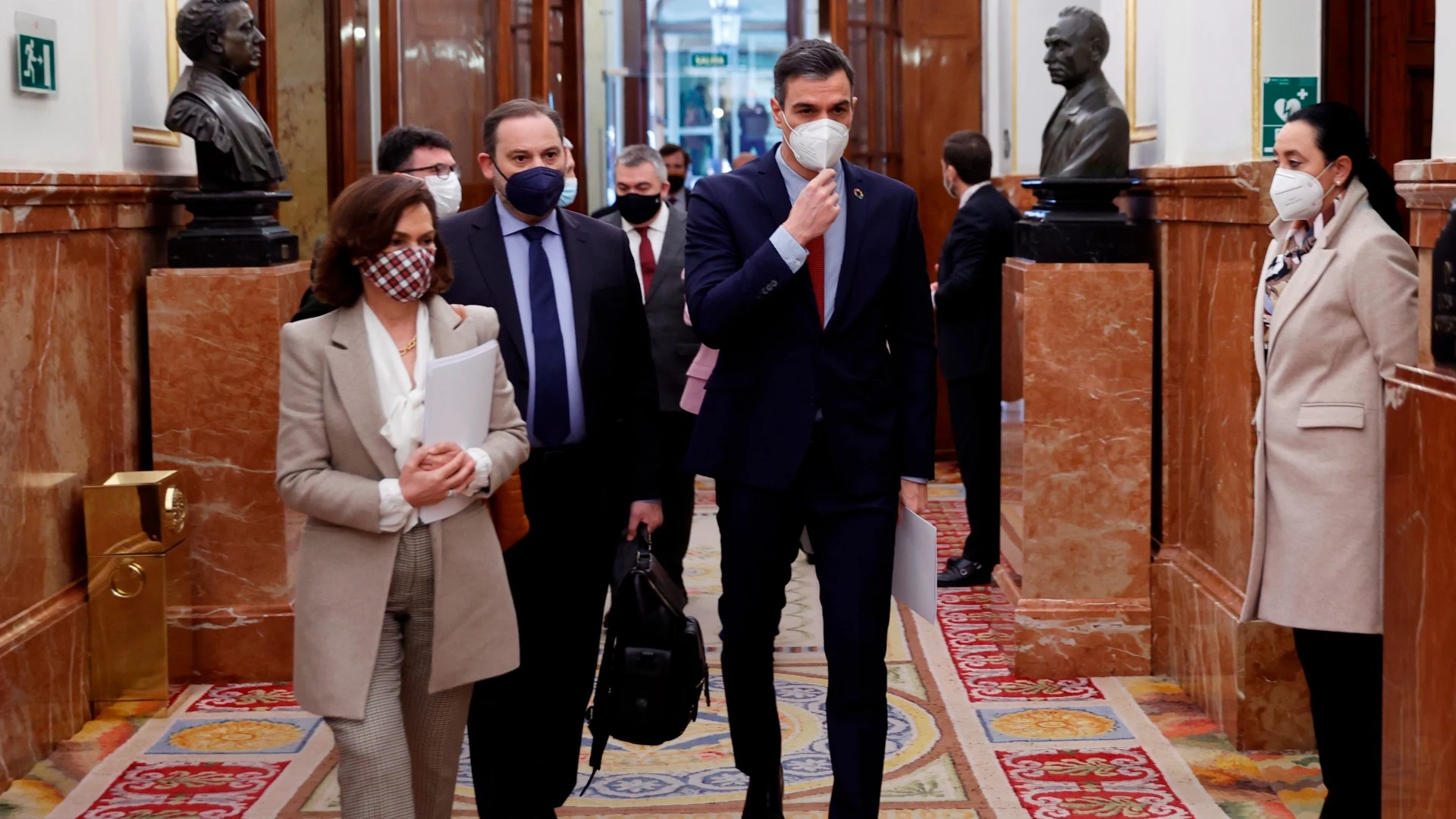 Pedro Sánchez, junto a Carmen Calvo y José Luis Ábalos en el Congreso. PSOE