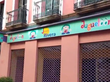 Una tienda cerrada en Jaén.