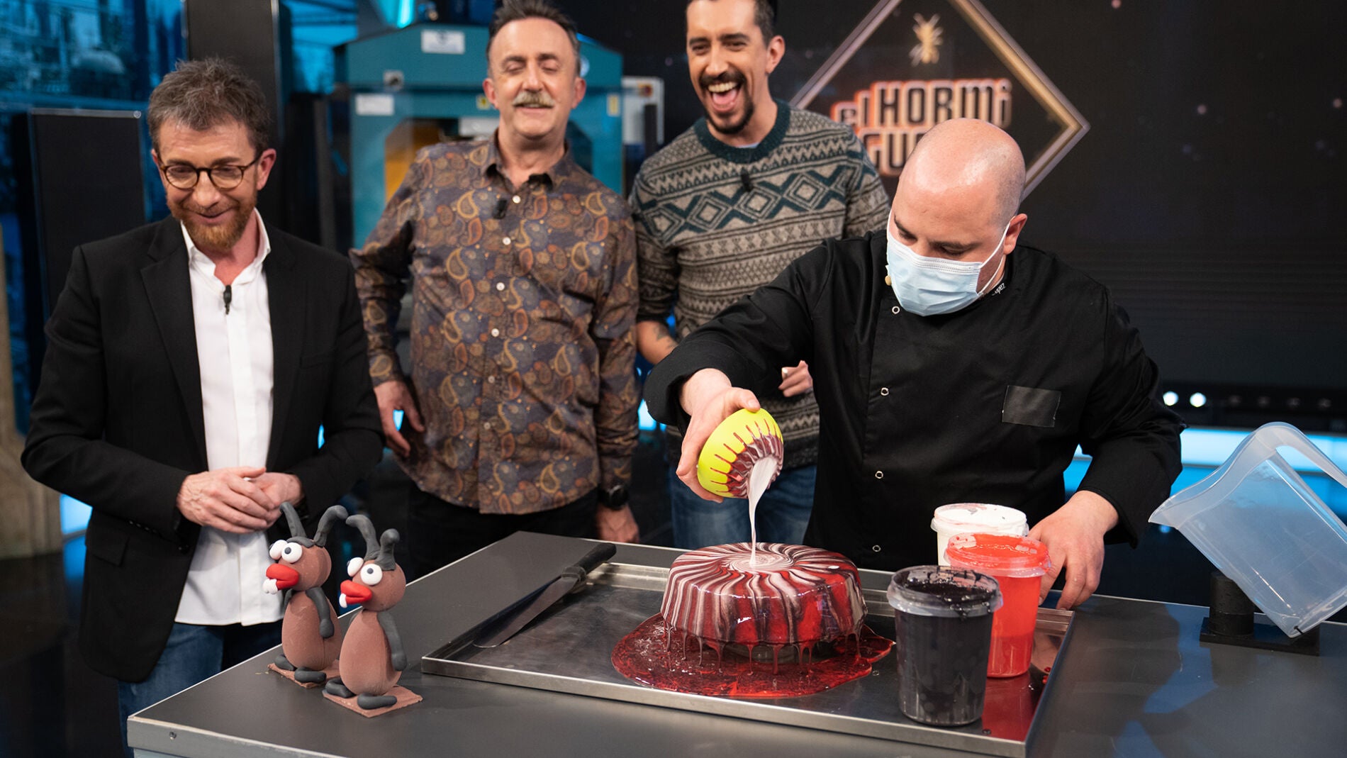 La demostraci&oacute;n en directo del 'glaseado psicod&eacute;lico' que realizar&aacute;s en tus tartas caseras