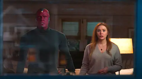 Paul Bettany y Elizabeth Olsen en 'WandaVision' Paul Bettany y Elizabeth Olsen en 'WandaVision'